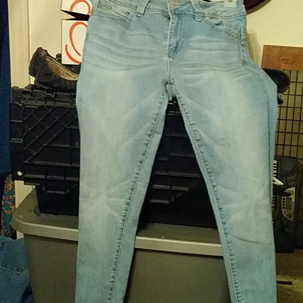 Skinny jeans for women they are a size 7 up and worn twice